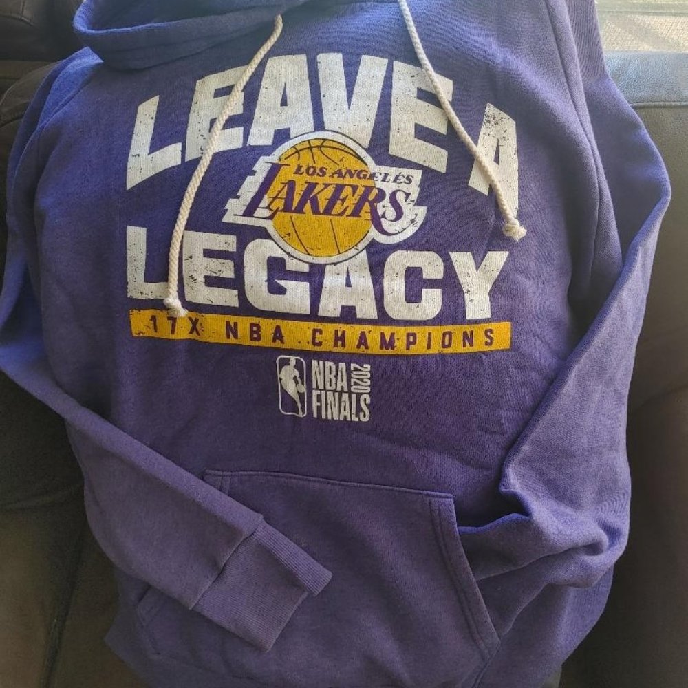 Los Angeles Lakers Majestic Threads 2020 NBA Finals Champions size L Pullover